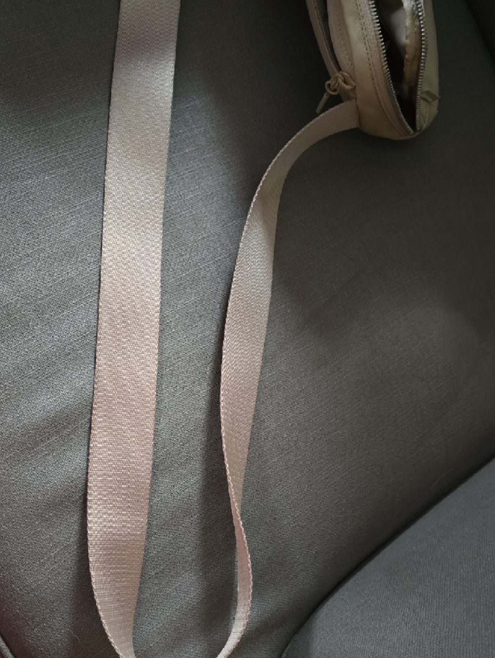 lululemon athletica Beige Belt Bag with White Logo Accent - Picture 6 of 7